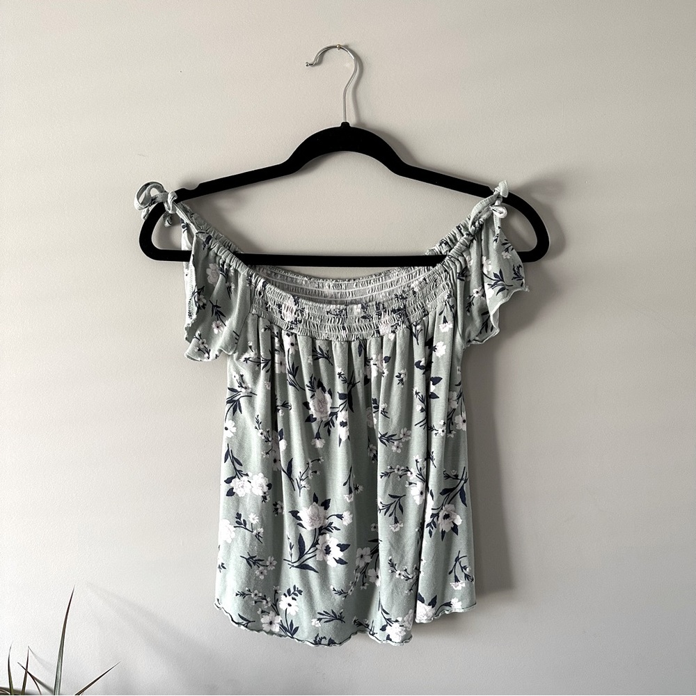 Flirty Mint Green Soft & Sexy top by American Eagle 💜